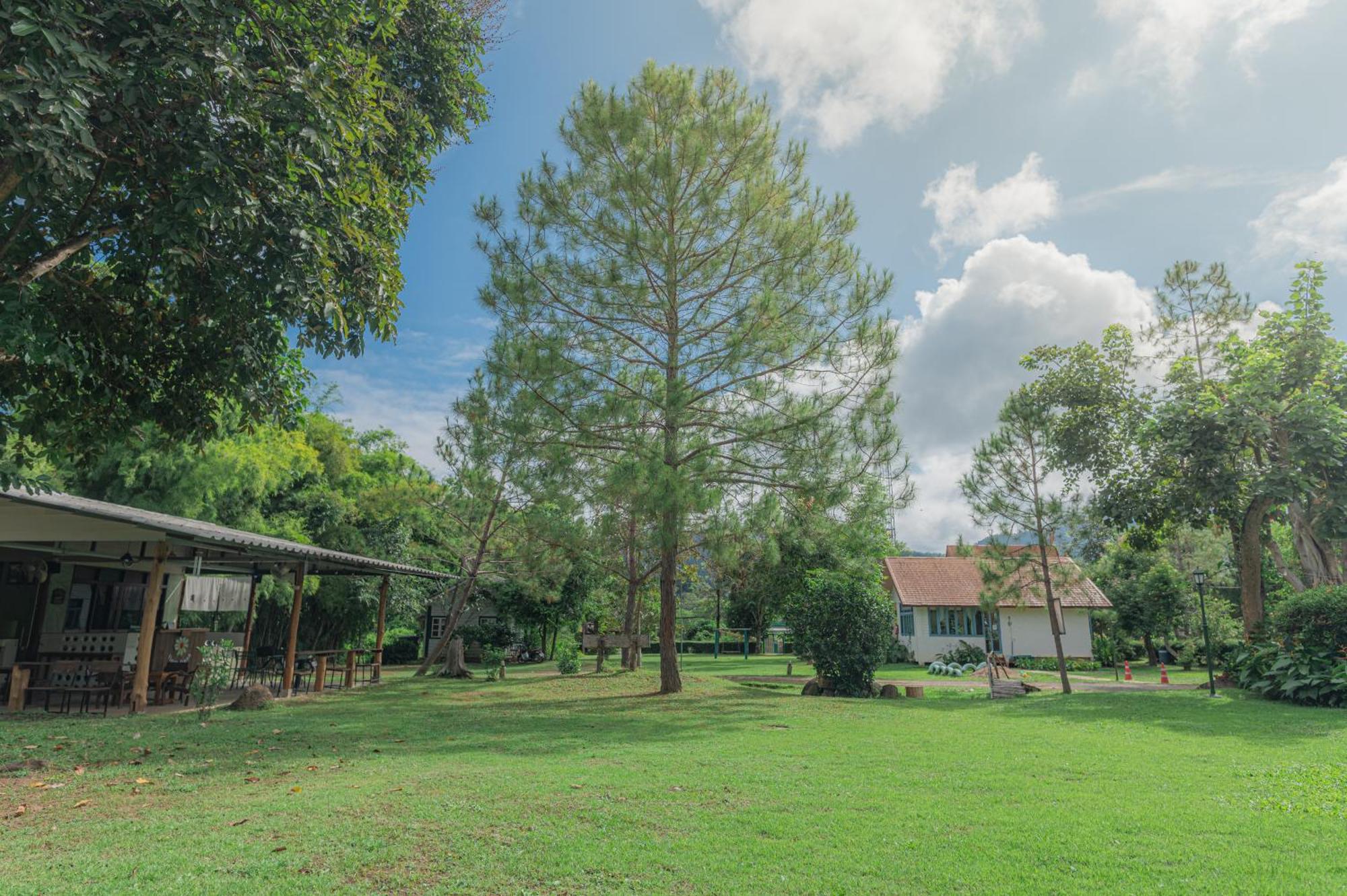 Pai Flora Resort Extérieur photo